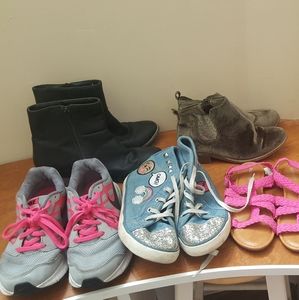 Kids size 3 shoes/sneakers/sandals/boots
